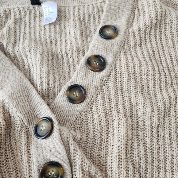 Elegant Beige V-Neck Sweater with Button Detail - Picture 3 of 4